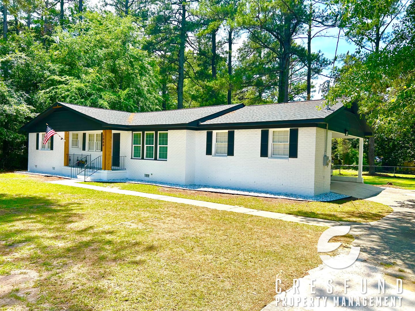 Fayetteville House: 1066 Strickland Bridge Road