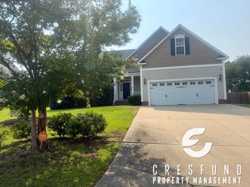 Spacious 3Br 2.5 Bath with Bonus room Fenced in yard