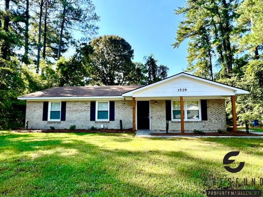 Beautifully Renovated 4-Bedroom Home – Move-In Ready! – photo 1