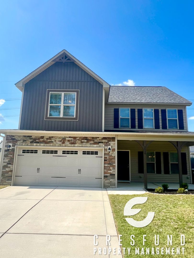 Fayetteville House: 3024 Helmsman Drive