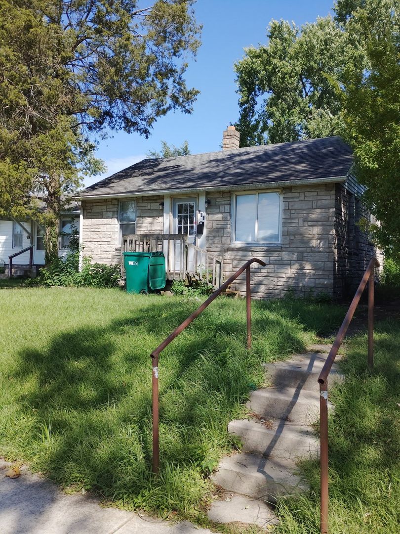 Mishawaka House: 510 Hendricks St.