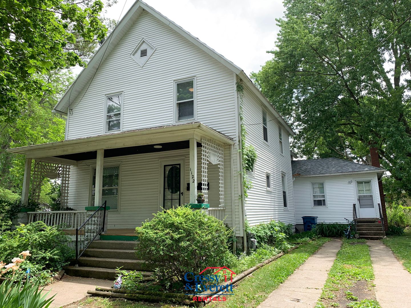 Niles Apartment: 1122 Regent St