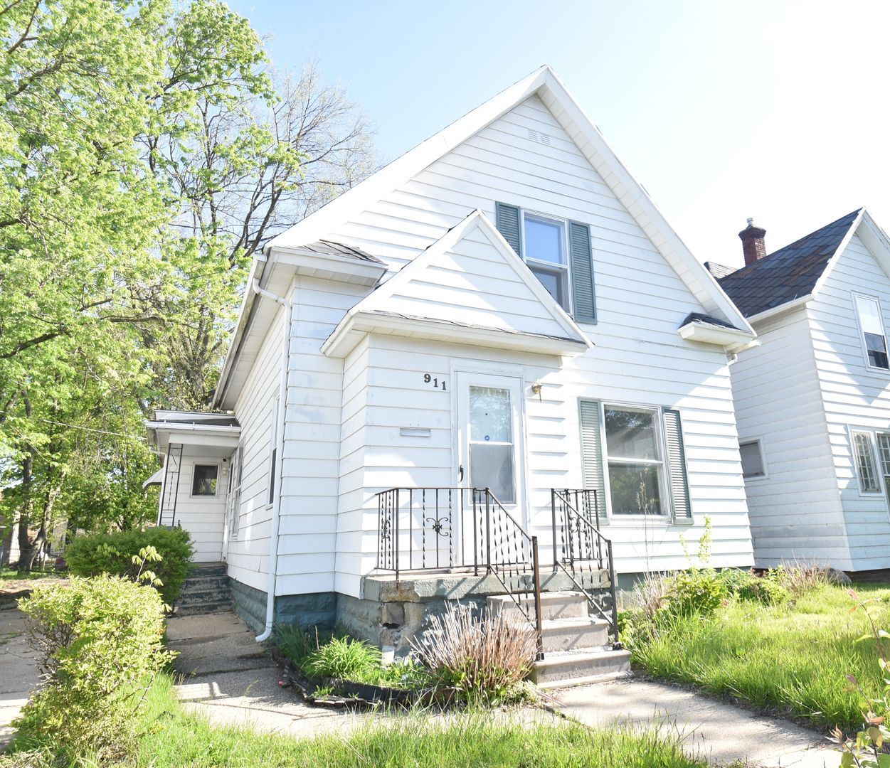 South Bend House: 911 E. Washington St.