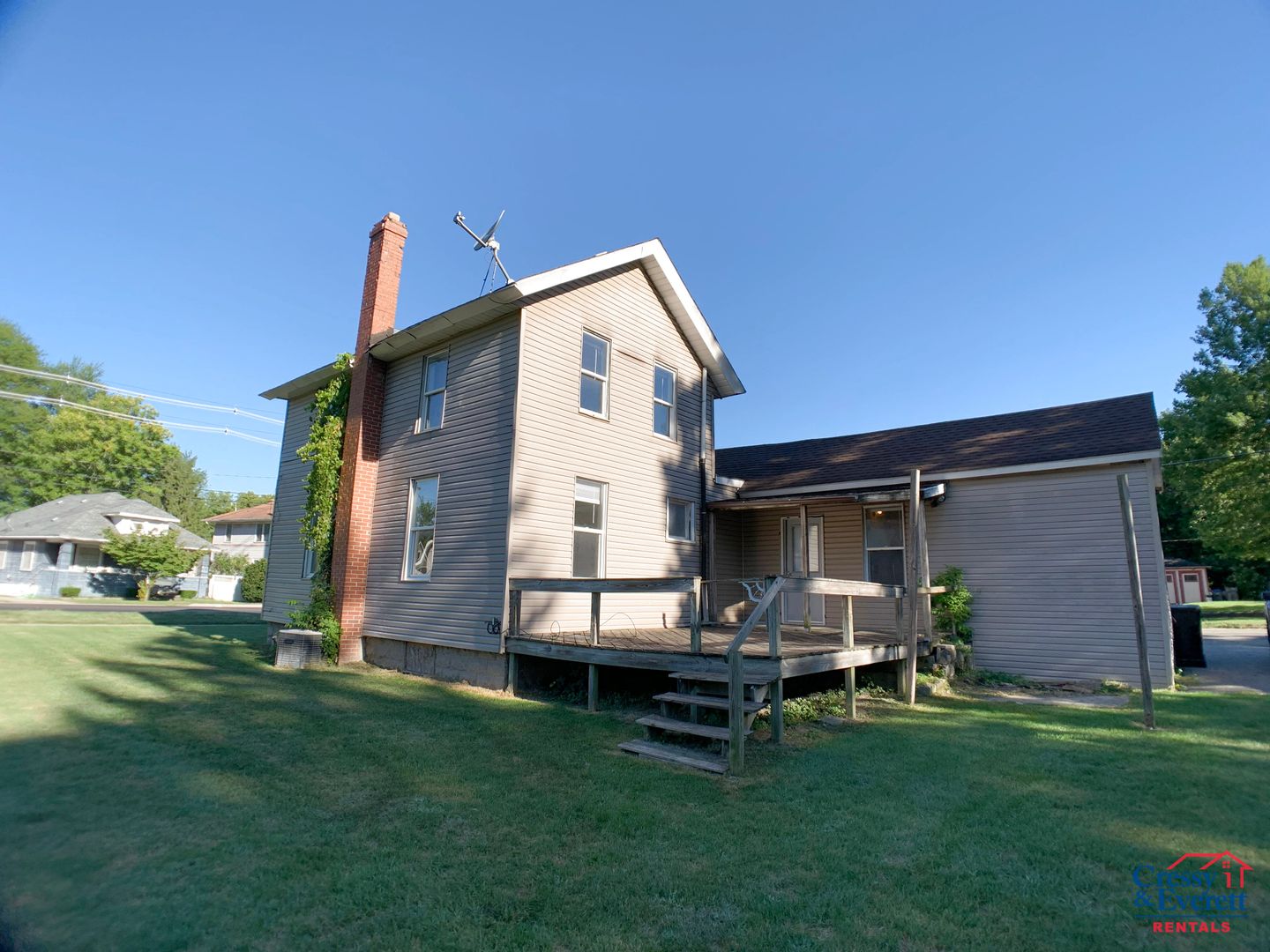 Niles House: 1021 N 5th St