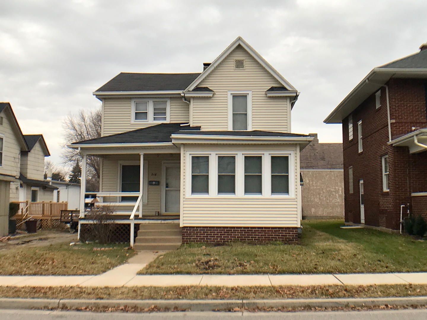 Mishawaka Apartment: 216 S Race St