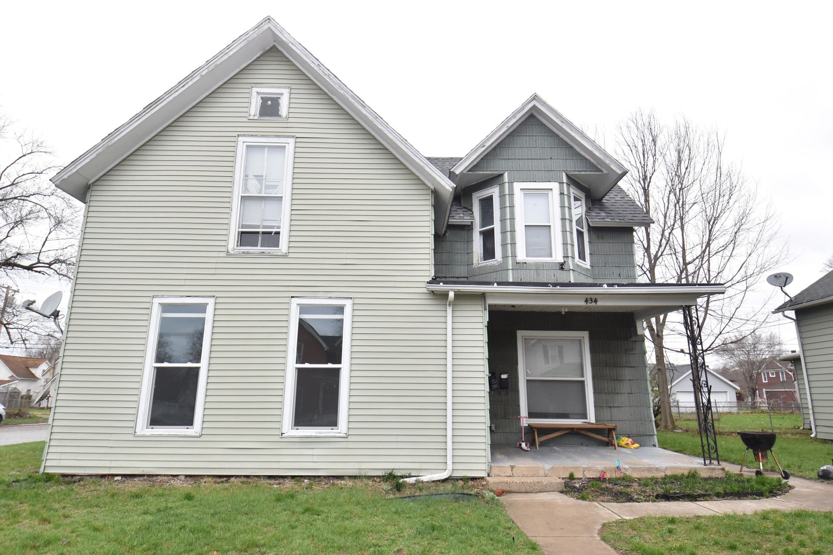 Mishawaka Apartment: 434 W. Lawrence