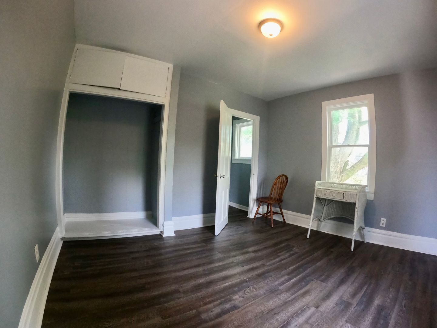 Niles Apartment: 742 Broadway St.