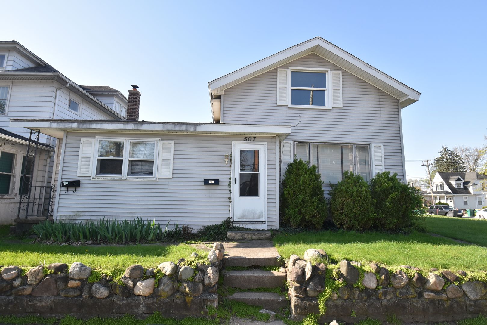 Mishawaka Apartment: 507 Lincolnway East