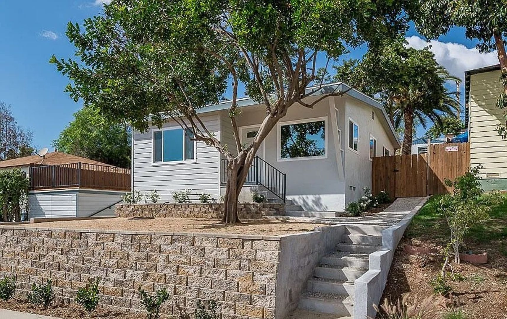 San Diego Apartment: 7142-7144 Mohawk St