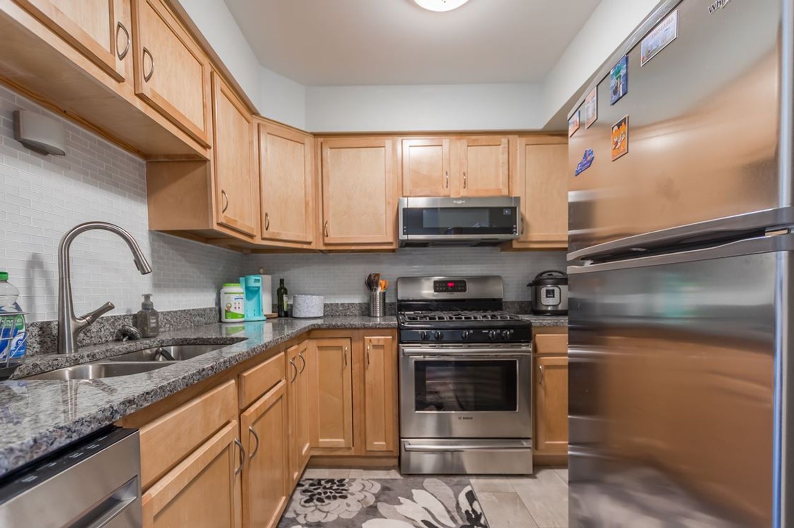 Barrington Apartment: 152-162 & 202-206 Walton St