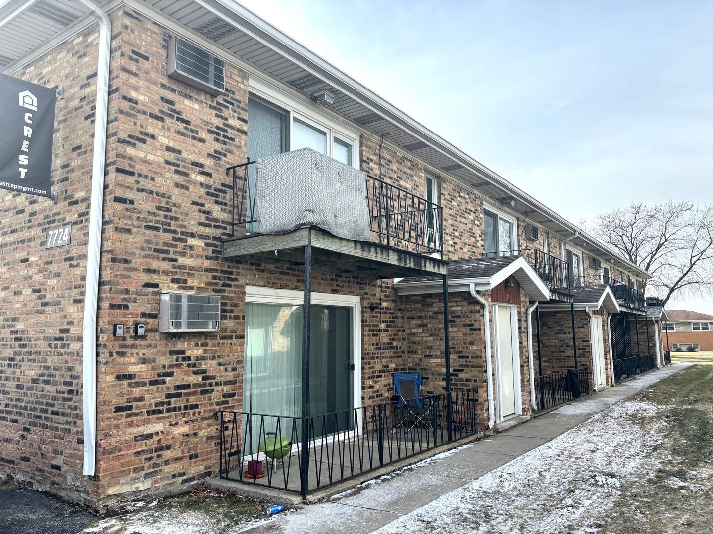 Bridgeview Apartment: 7712-24 S Harlem