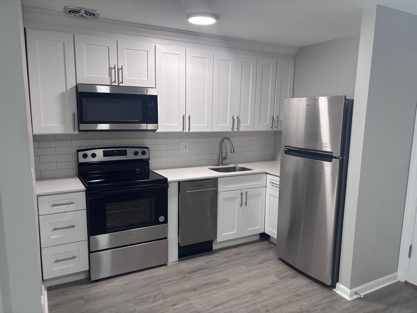 Kenosha Apartment: 5947 7th Ave