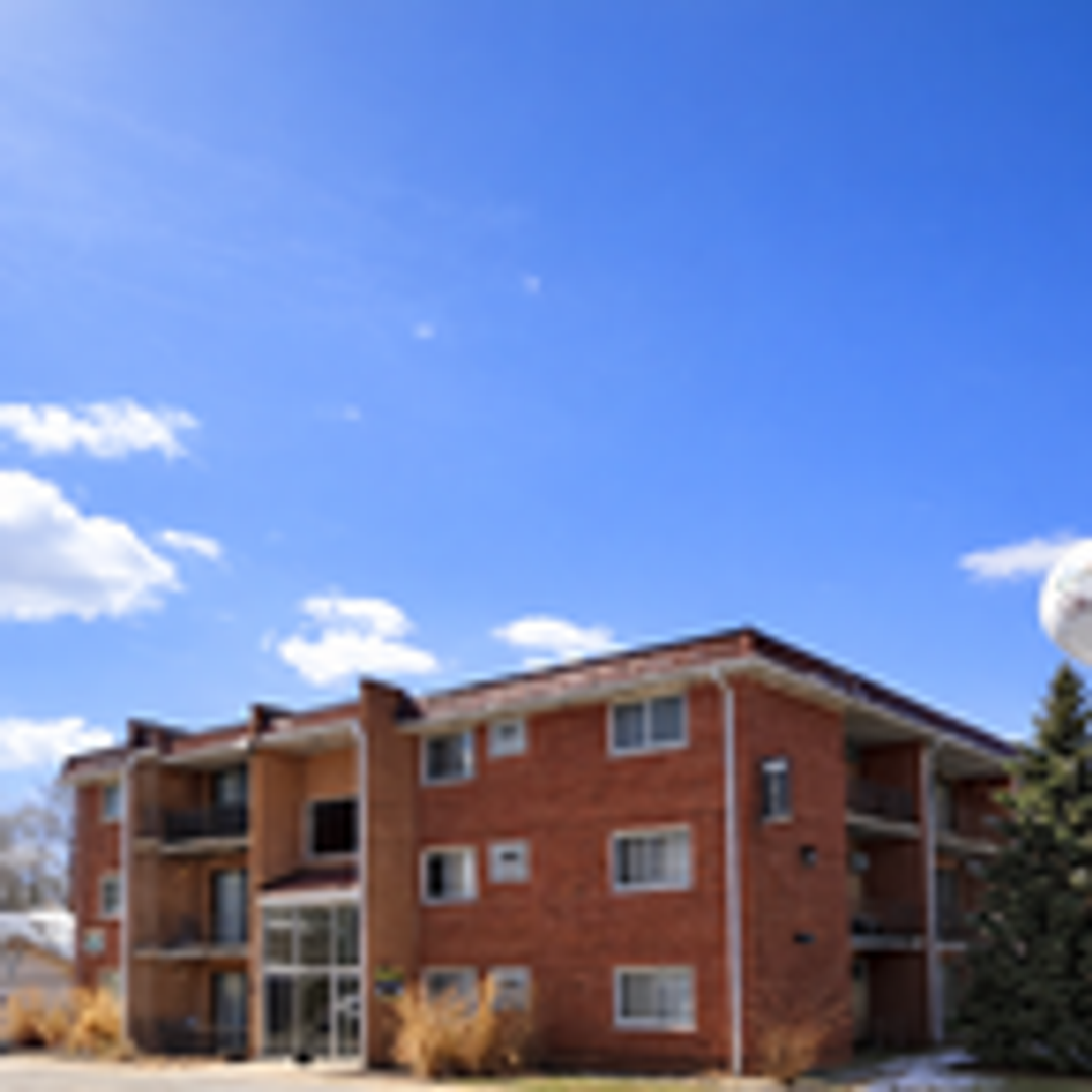 Oak Lawn Apartment: 6819 W 95th St