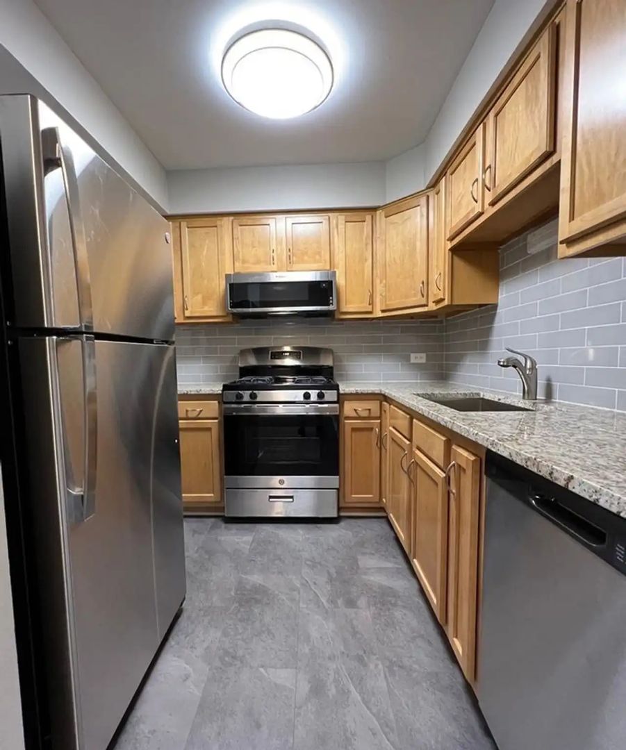 Barrington Apartment: 152-162 & 202-206 Walton St