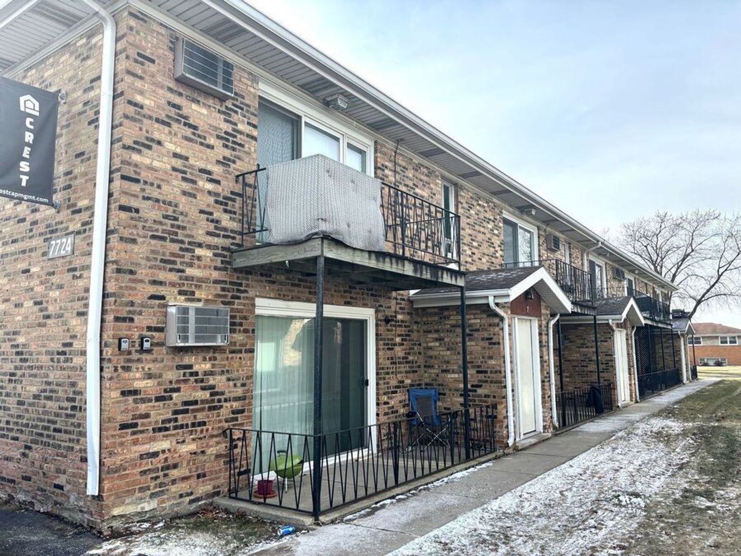 Bridgeview Apartment: 7712-24 S Harlem