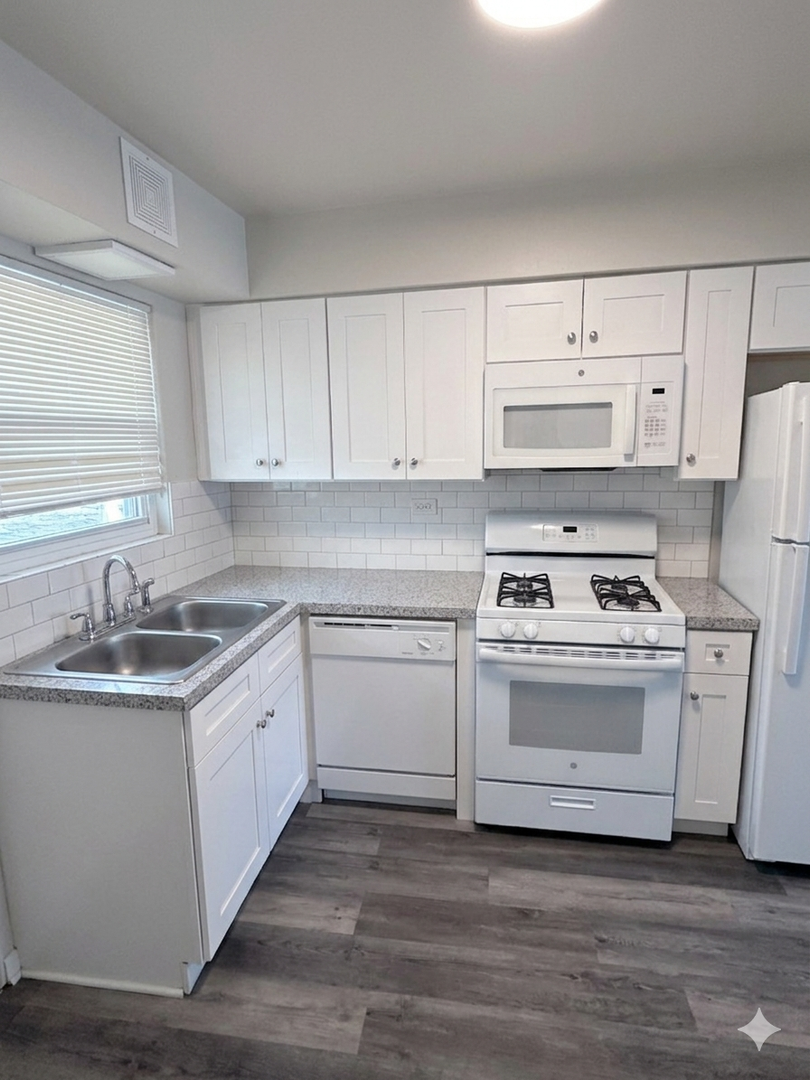 Downers Grove Apartment: 5107 Washington St