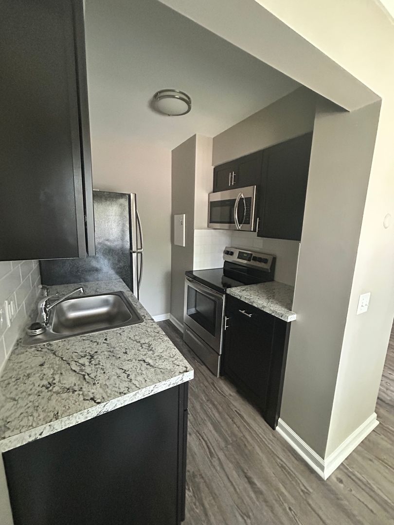 Toledo Apartment: 4101 Harvest Ln