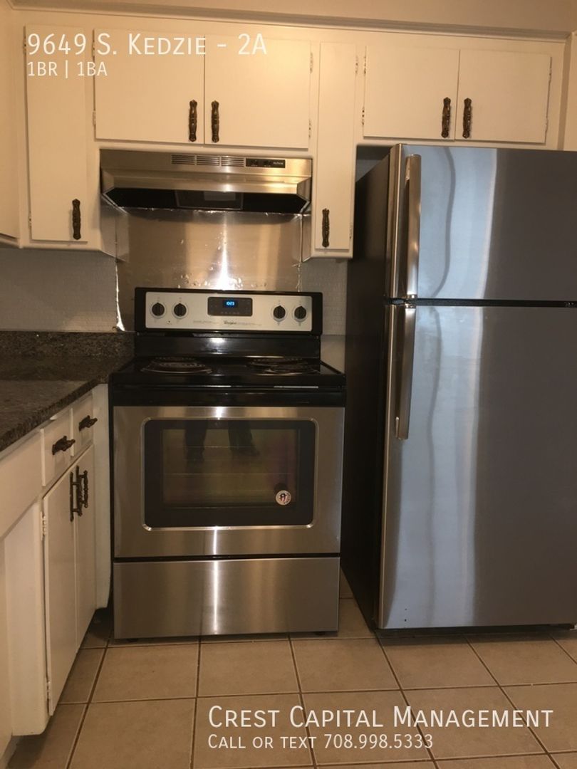 Evergreen Park Apartment: 9649-55 S Kedzie Ave