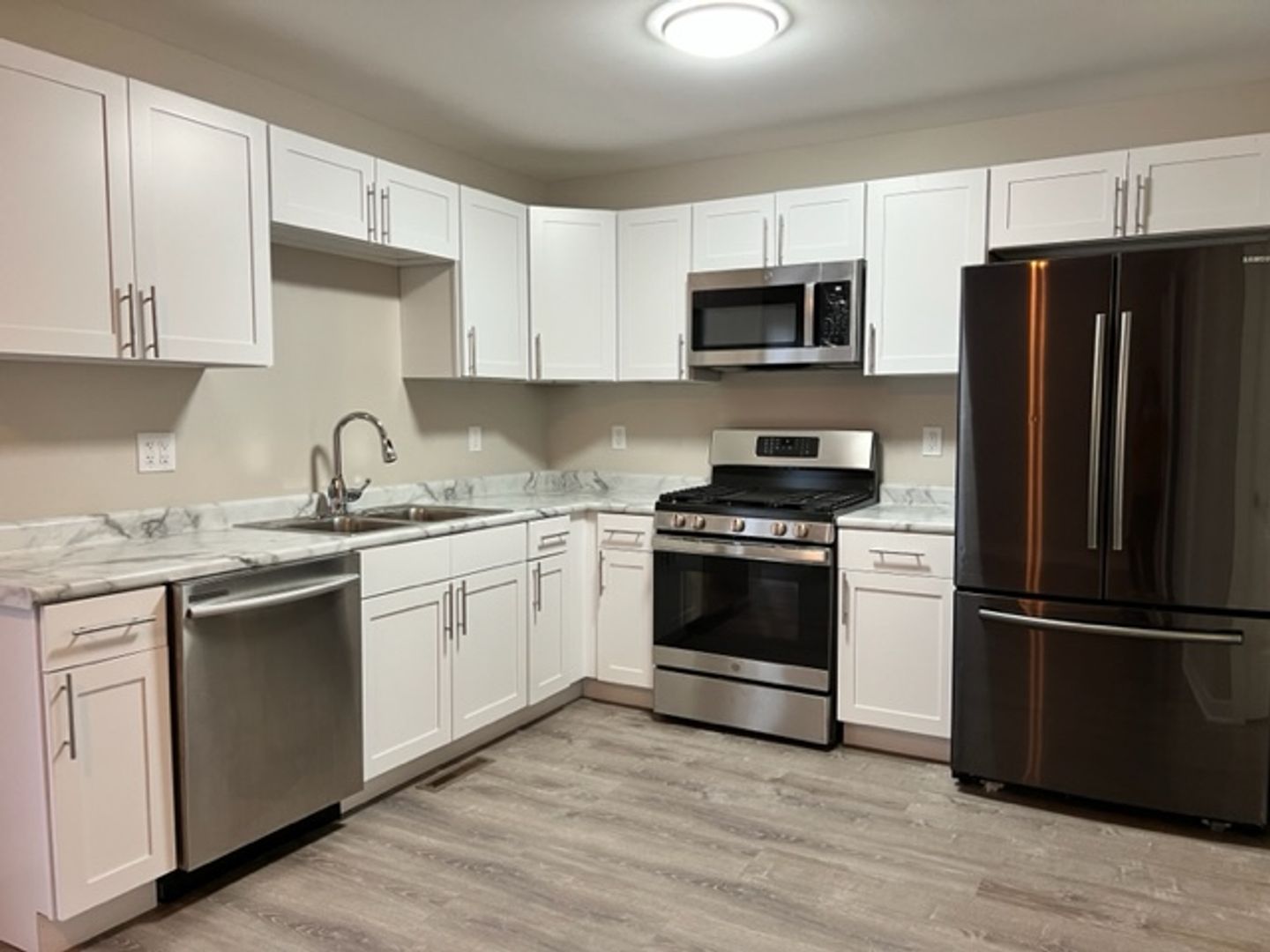 Valparaiso Townhome: 1805 Dainesway Dr