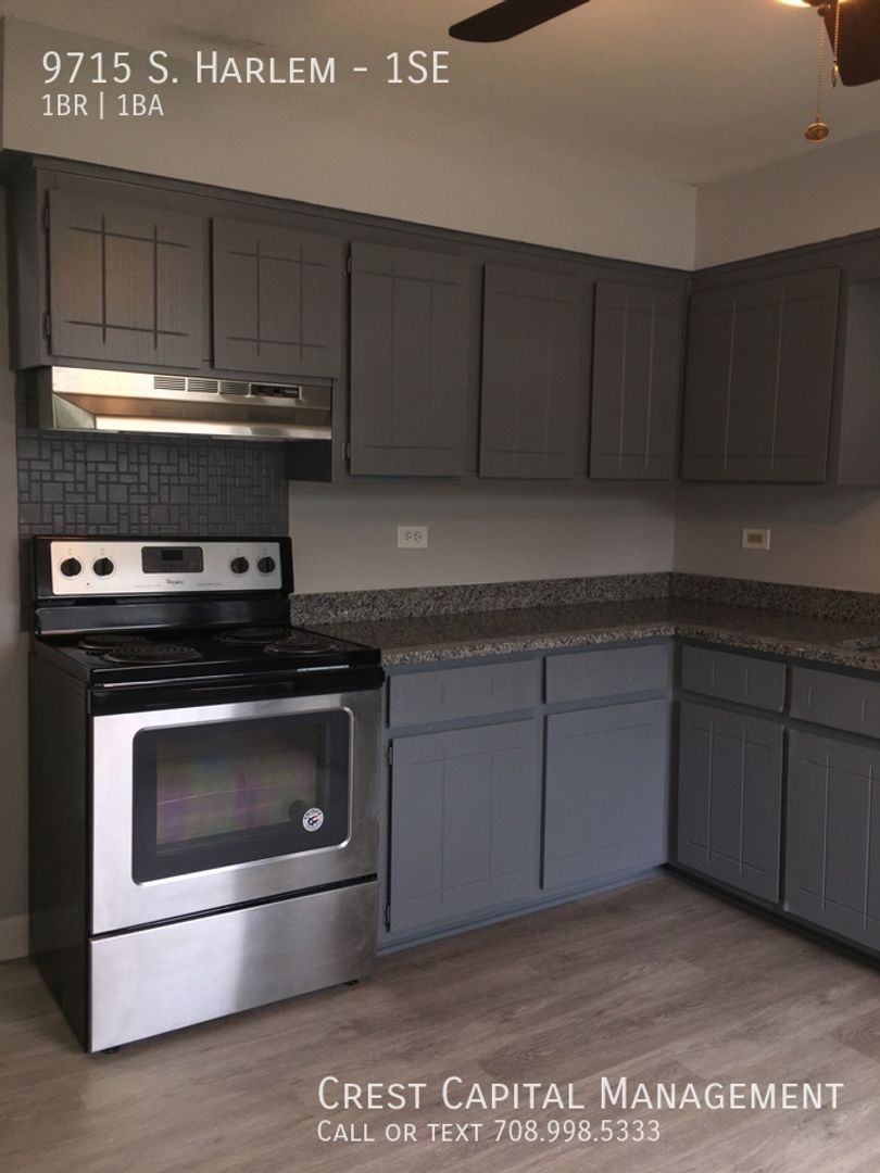 Chicago Ridge Apartment: 9700-02 Nottingham Ave