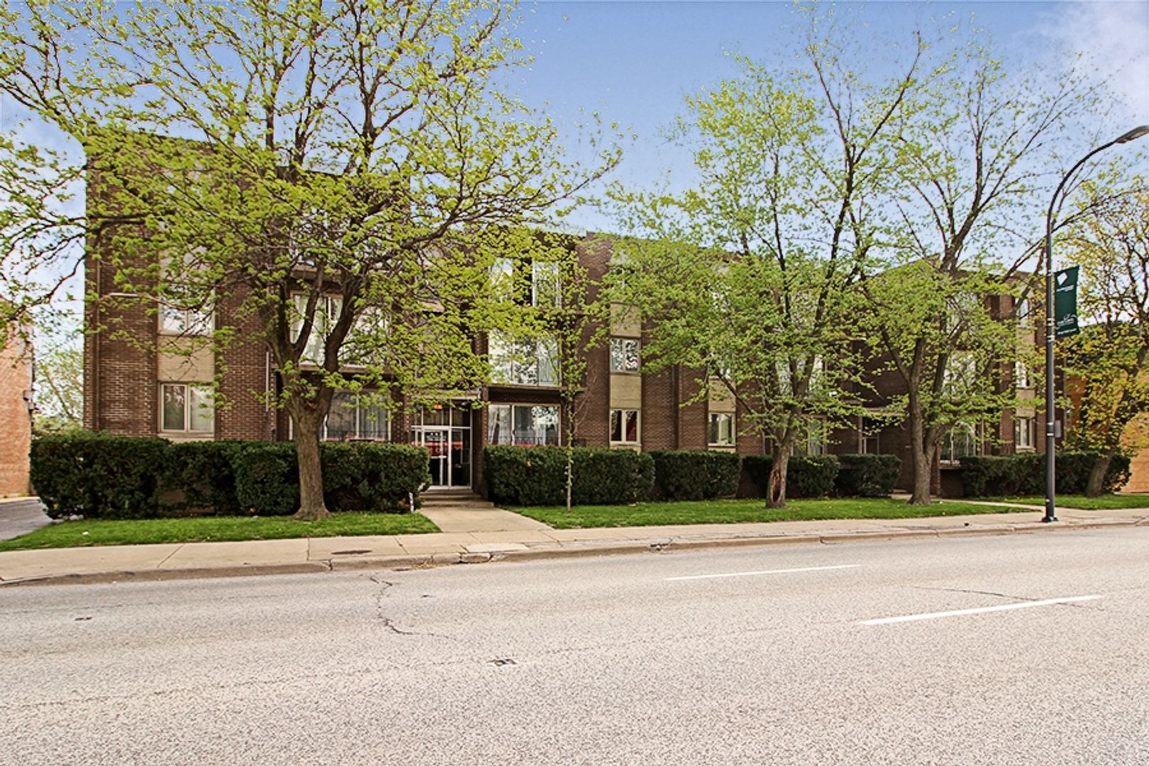 Oak Lawn Apartment: 9733-35 S Cicero Ave
