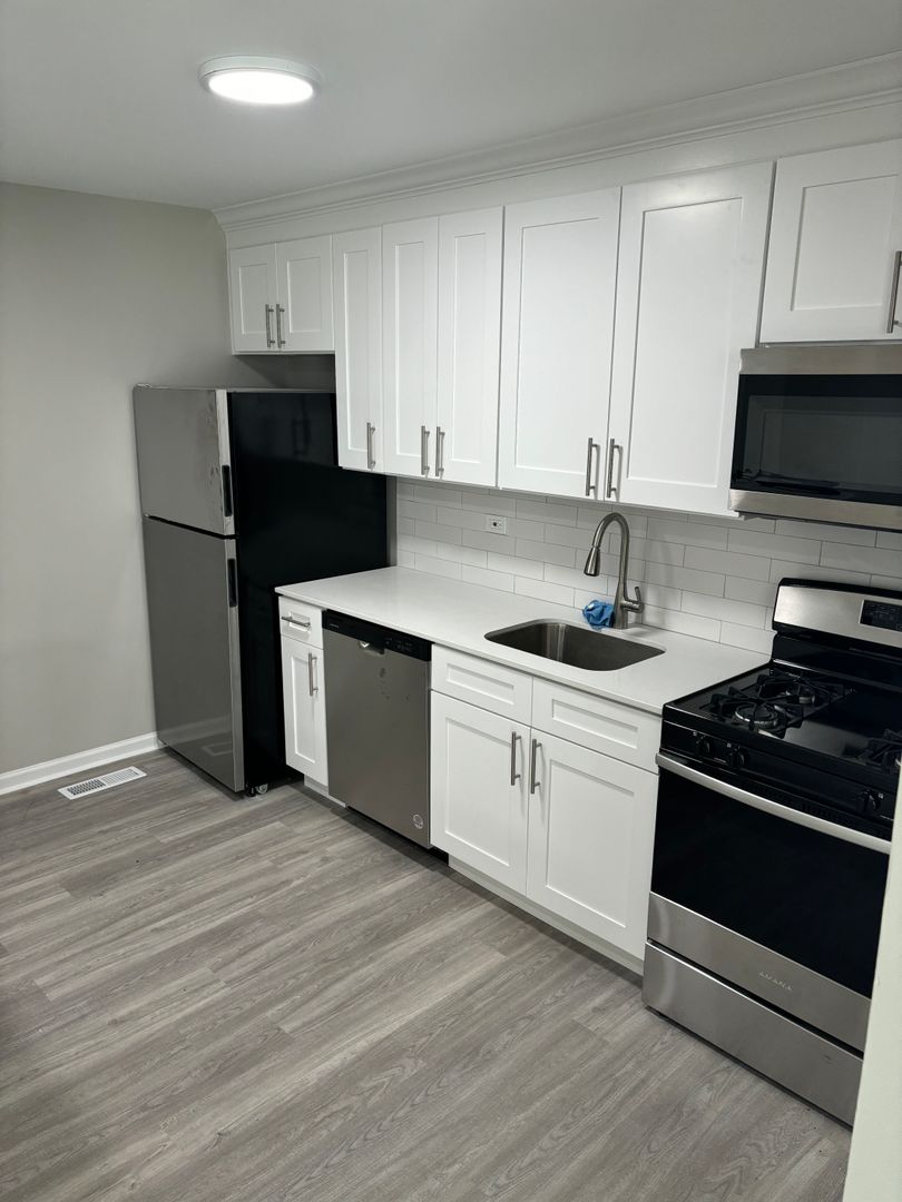 Antioch Apartment: 760-764 Main St