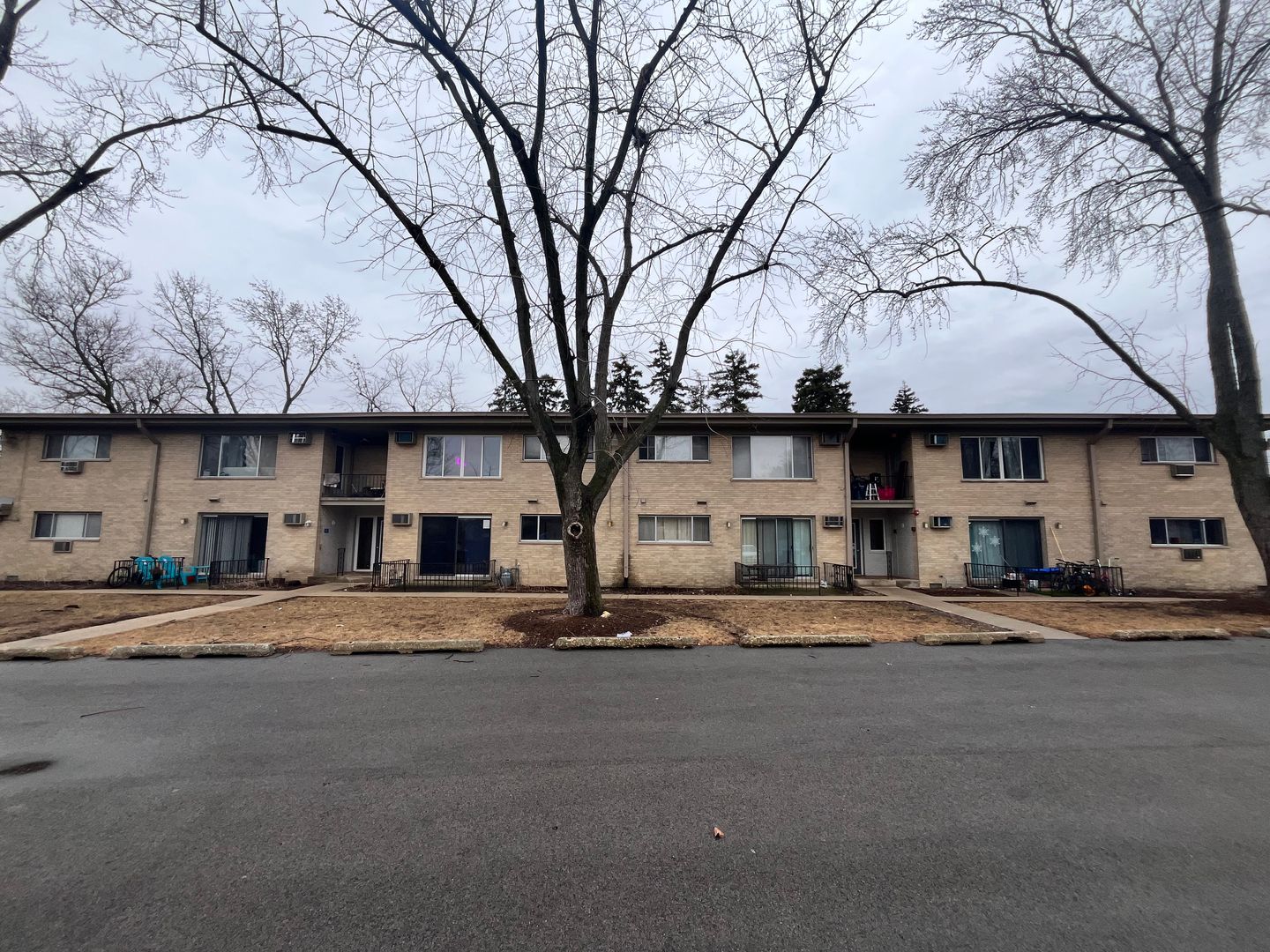 Villa Park Apartment: 317 & 320 N. Harvard Ave