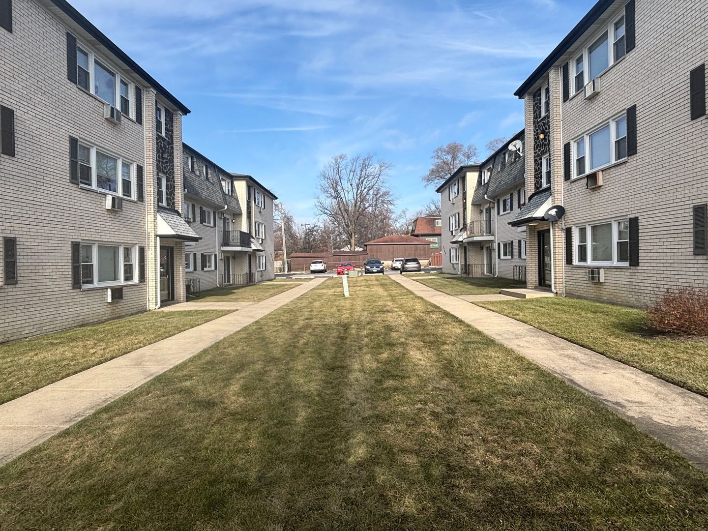 Alsip Apartment: 3700-10 W 119th St.