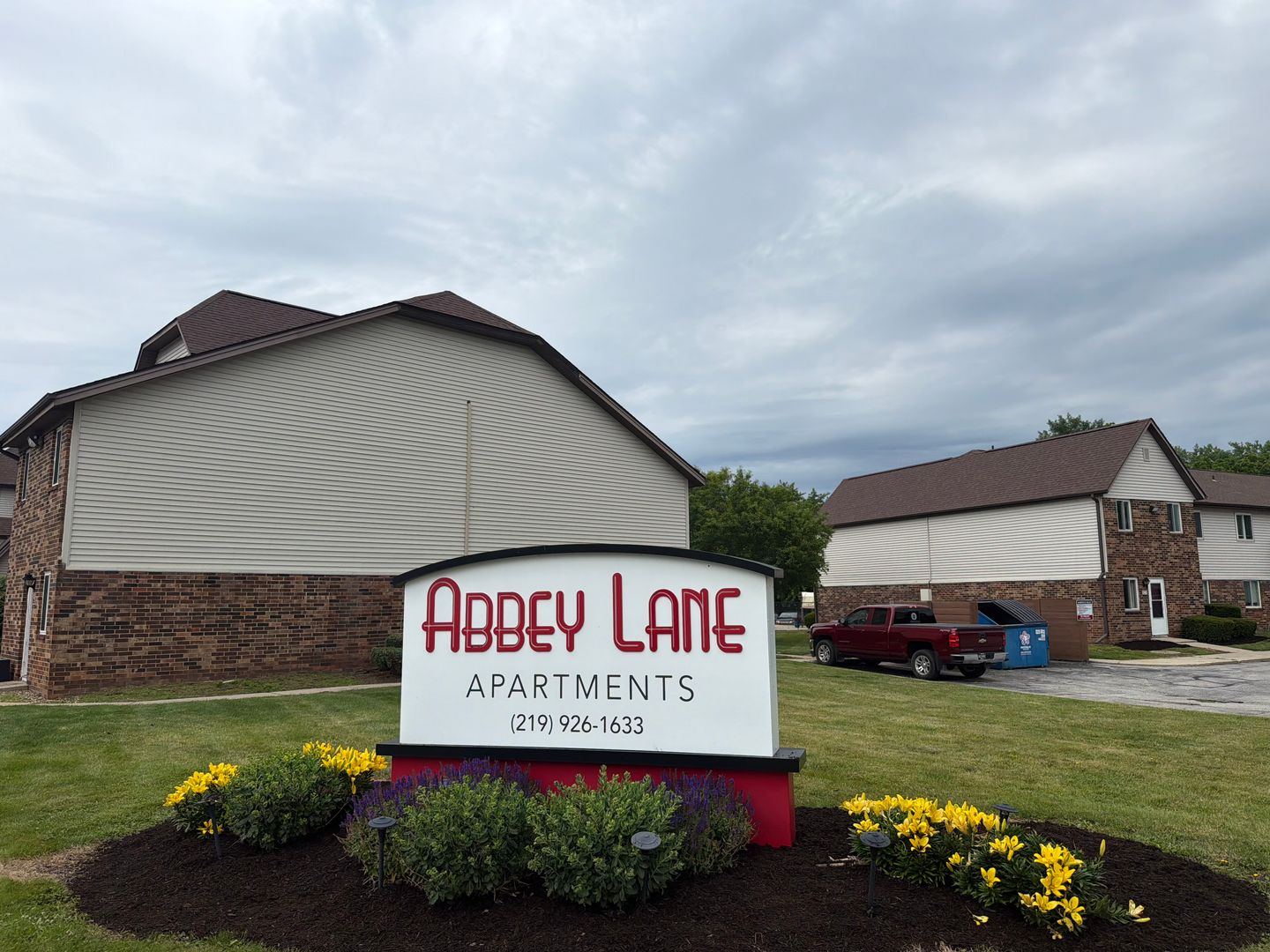 Chesterton Apartment: 127 Abbey Lane