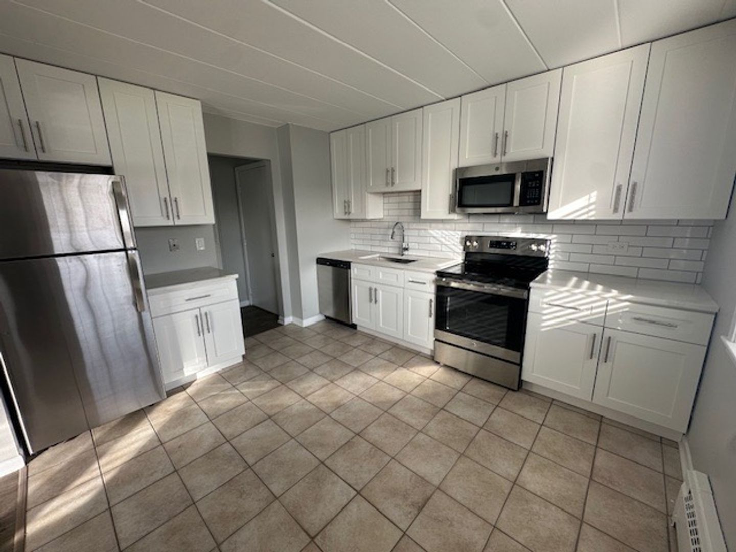 Downers Grove Apartment: 5107 Washington St
