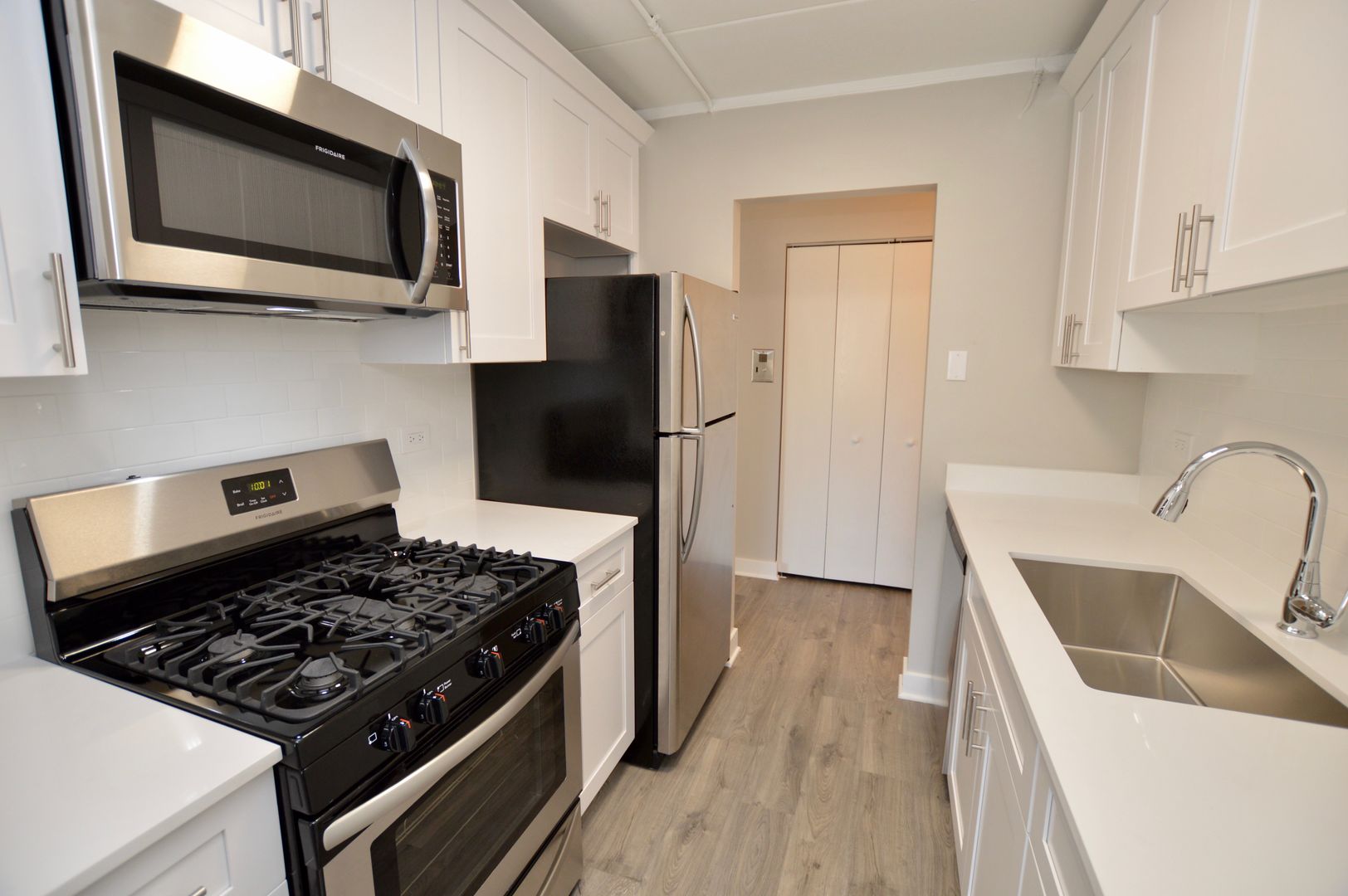 Downers Grove Apartment: 5133 Washington St