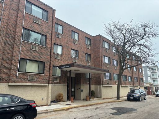 5947 7th Avenue 1C Kenosha, WI 53140 – photo 1