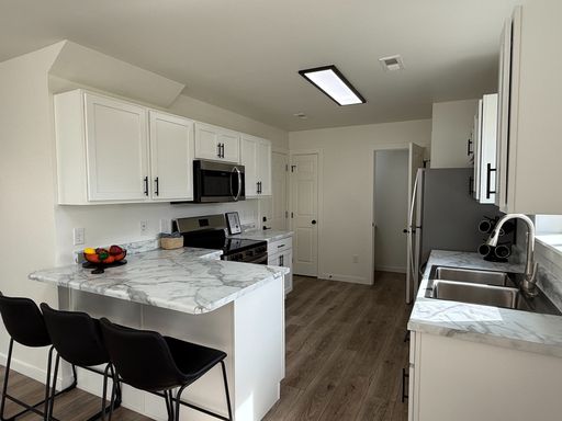 Listing photo thumbnail