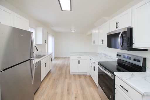 Listing photo thumbnail