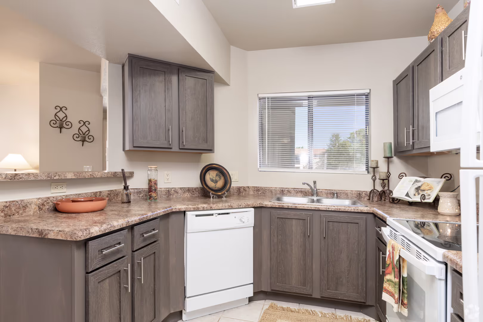 Quail Ridge Apartments 5 of 13