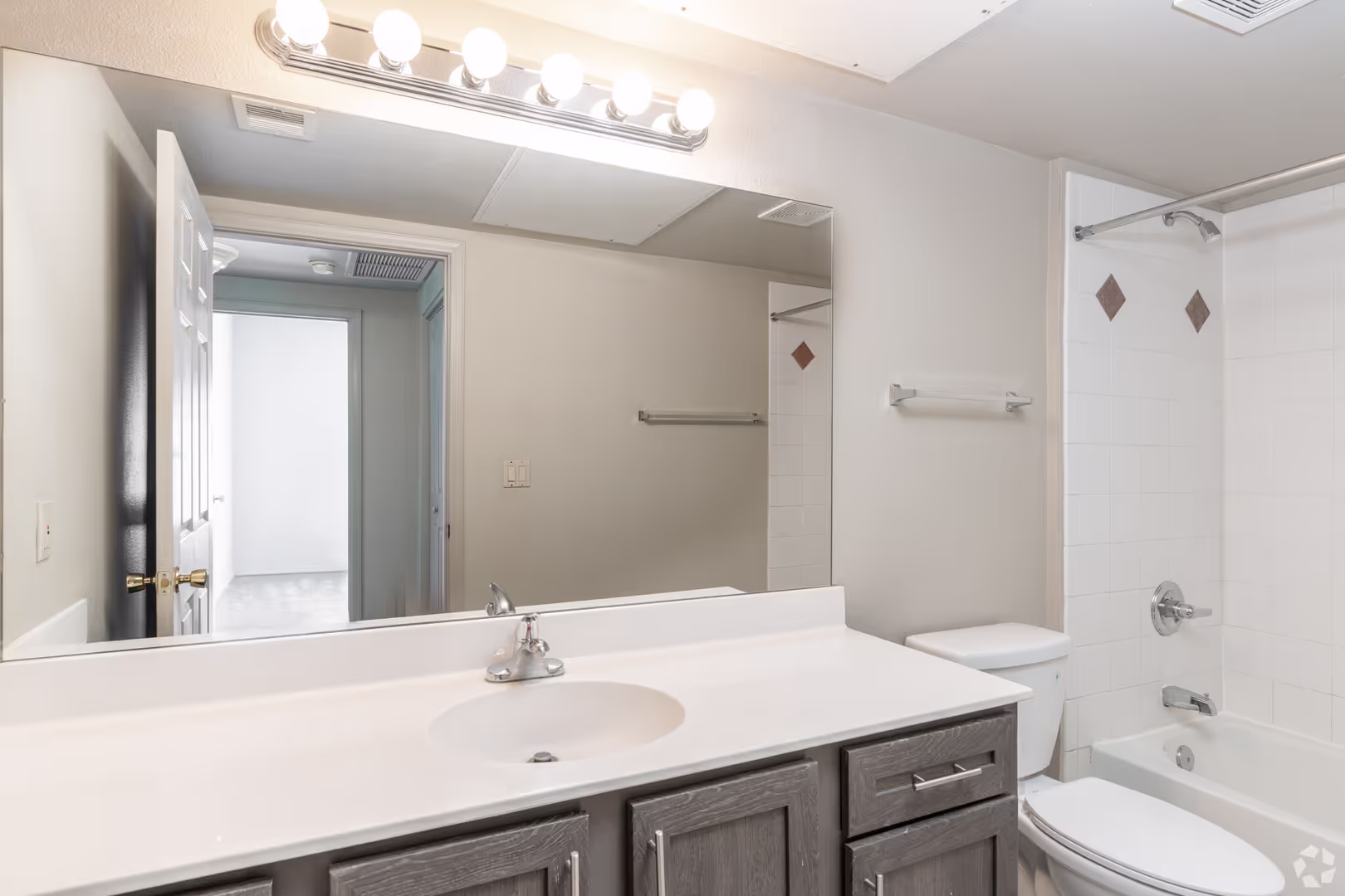 Quail Ridge Apartments 6 of 12