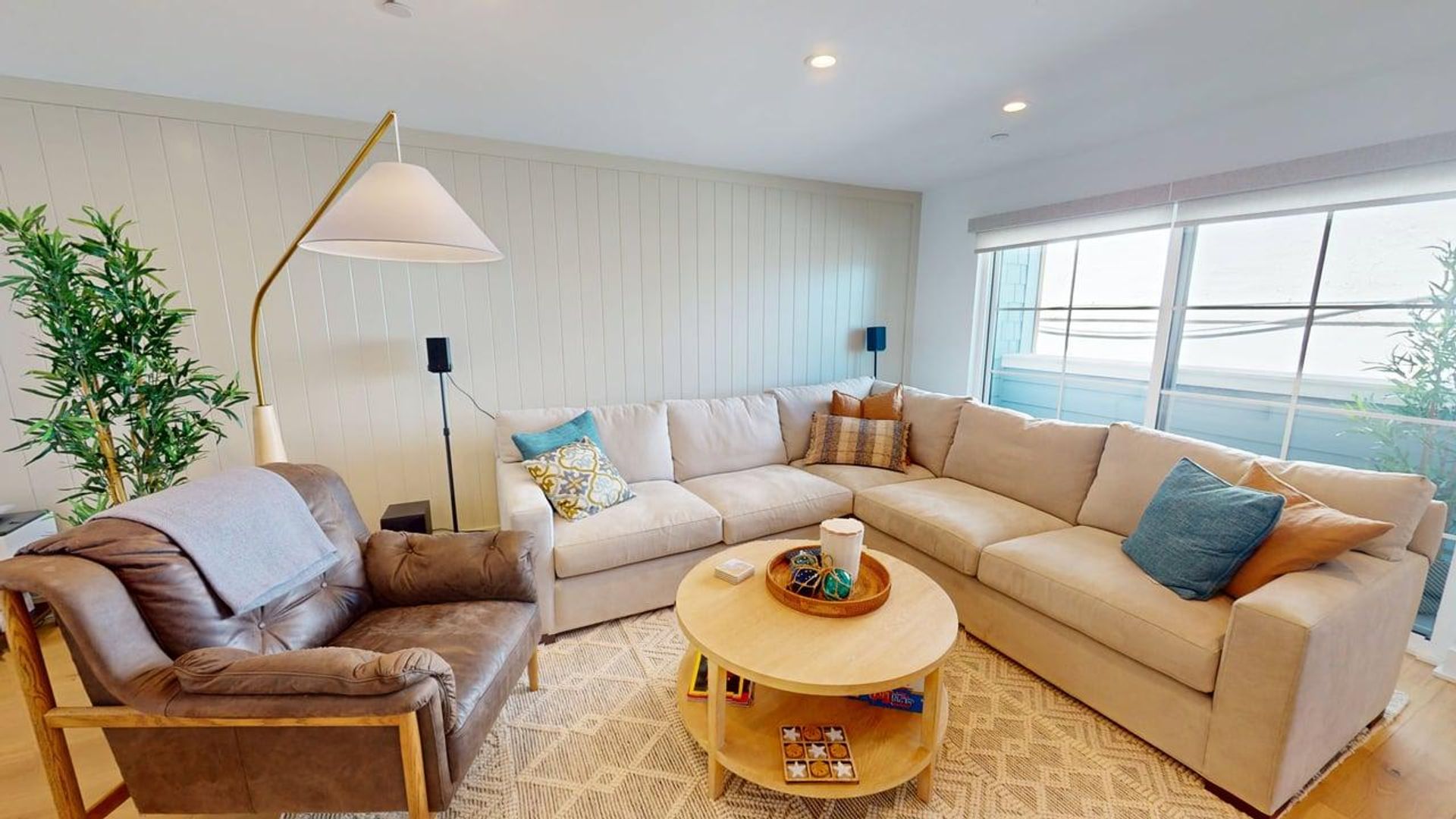 Coronado Townhome: 543 Orange Ave