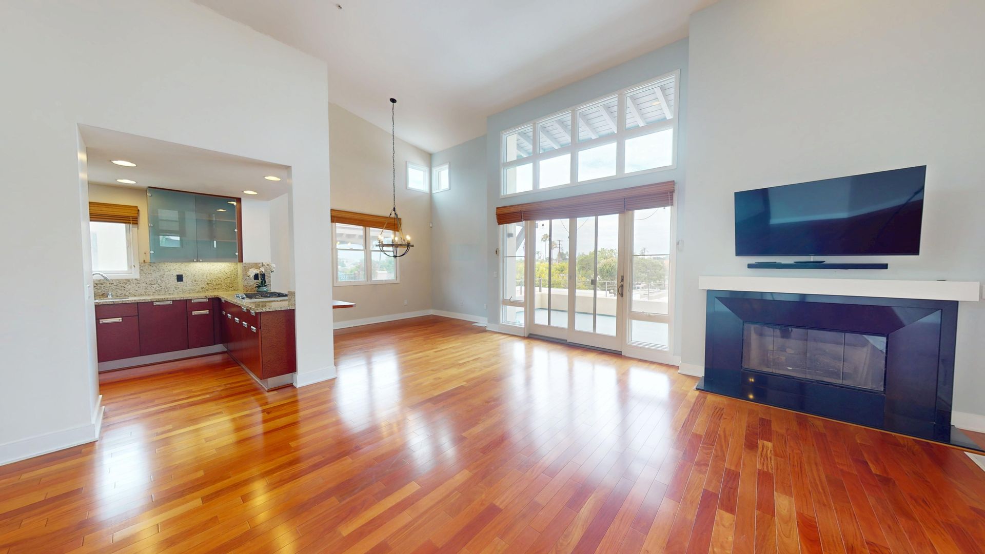 Coronado Condo: 141 Orange Ave