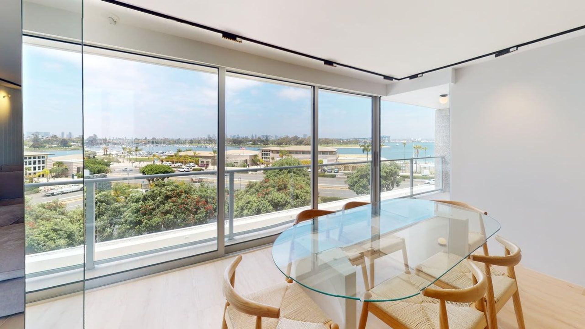 Coronado Apartment: 1820 Avenida del Mundo #308