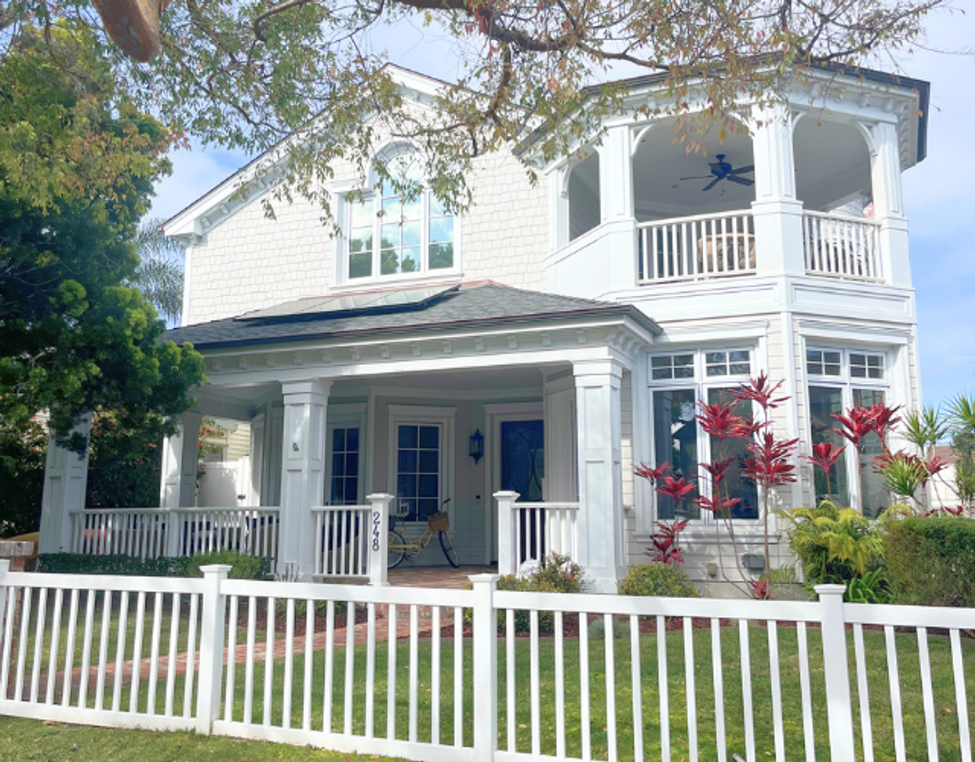 Coronado House: 248  E Ave
