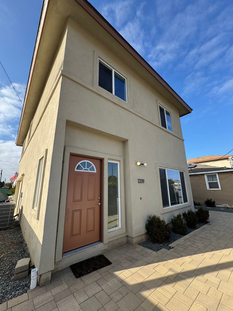 Imperial Beach House: 1339 Elder Ave