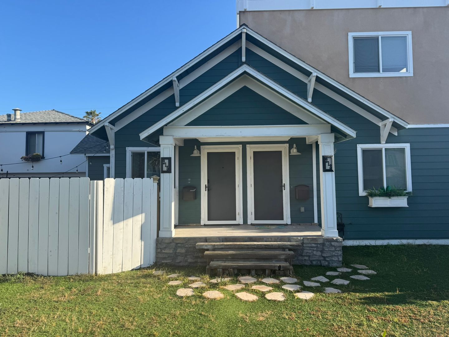 Imperial Beach House: 215 Evergreen Ave