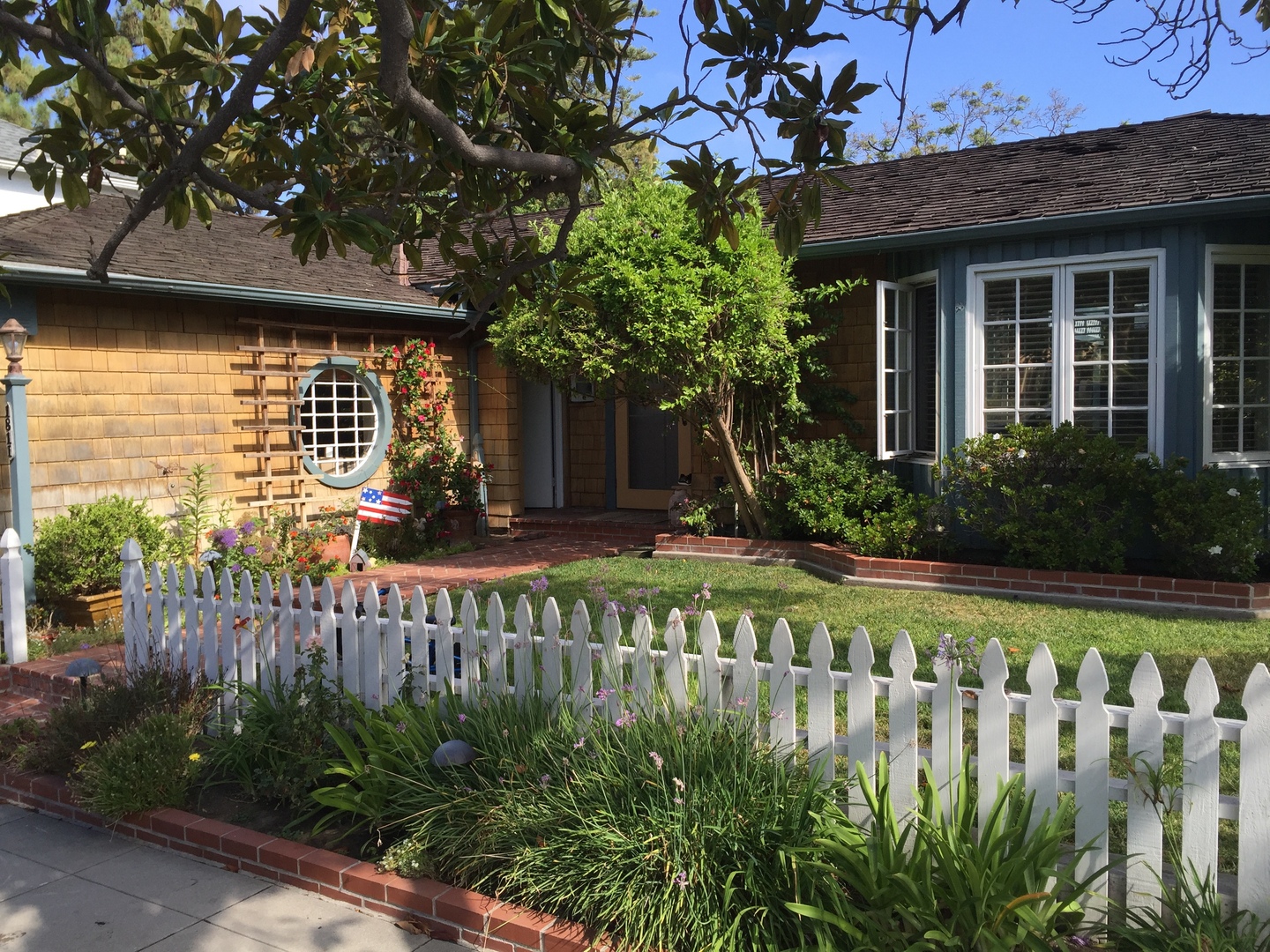 Coronado House: 1811 Visalia Row