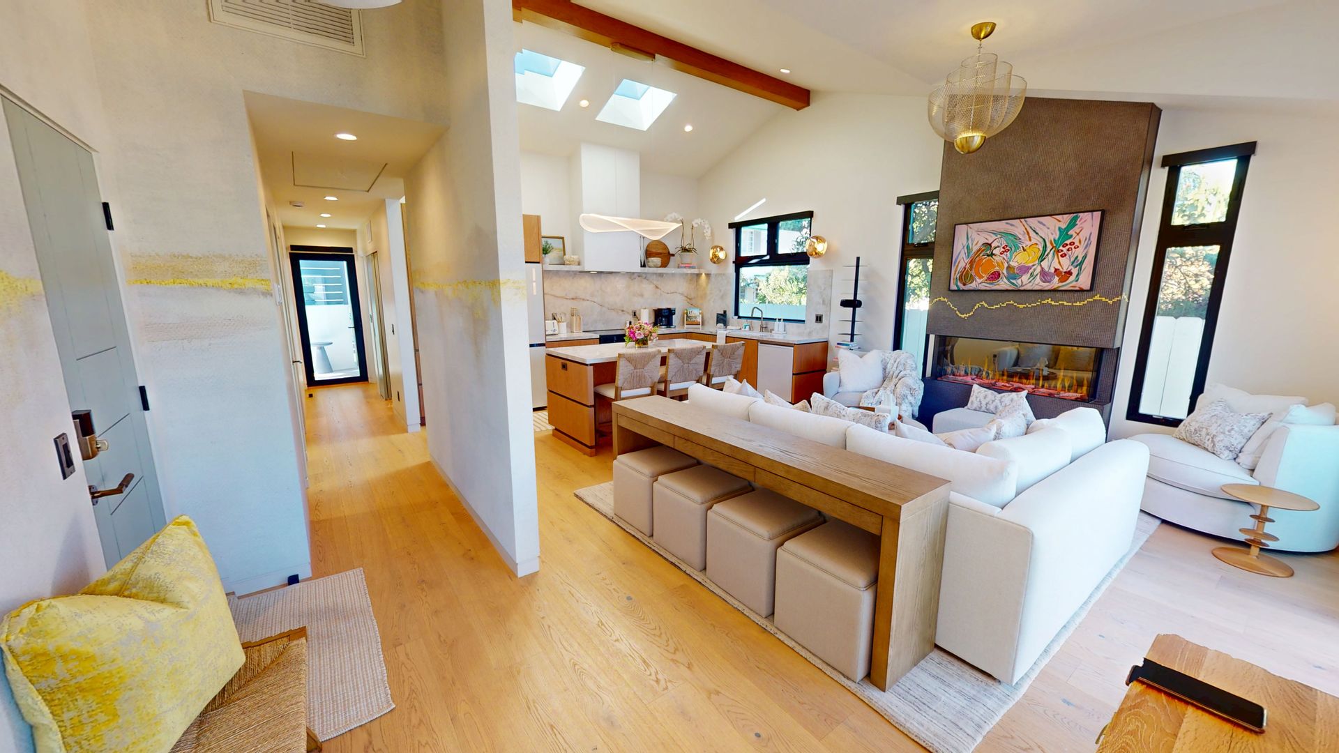 Coronado Apartment: 163 G Ave