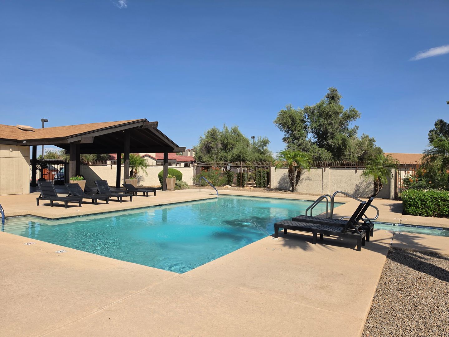 Tempe Townhome: 2149 E 10th St Unit 2