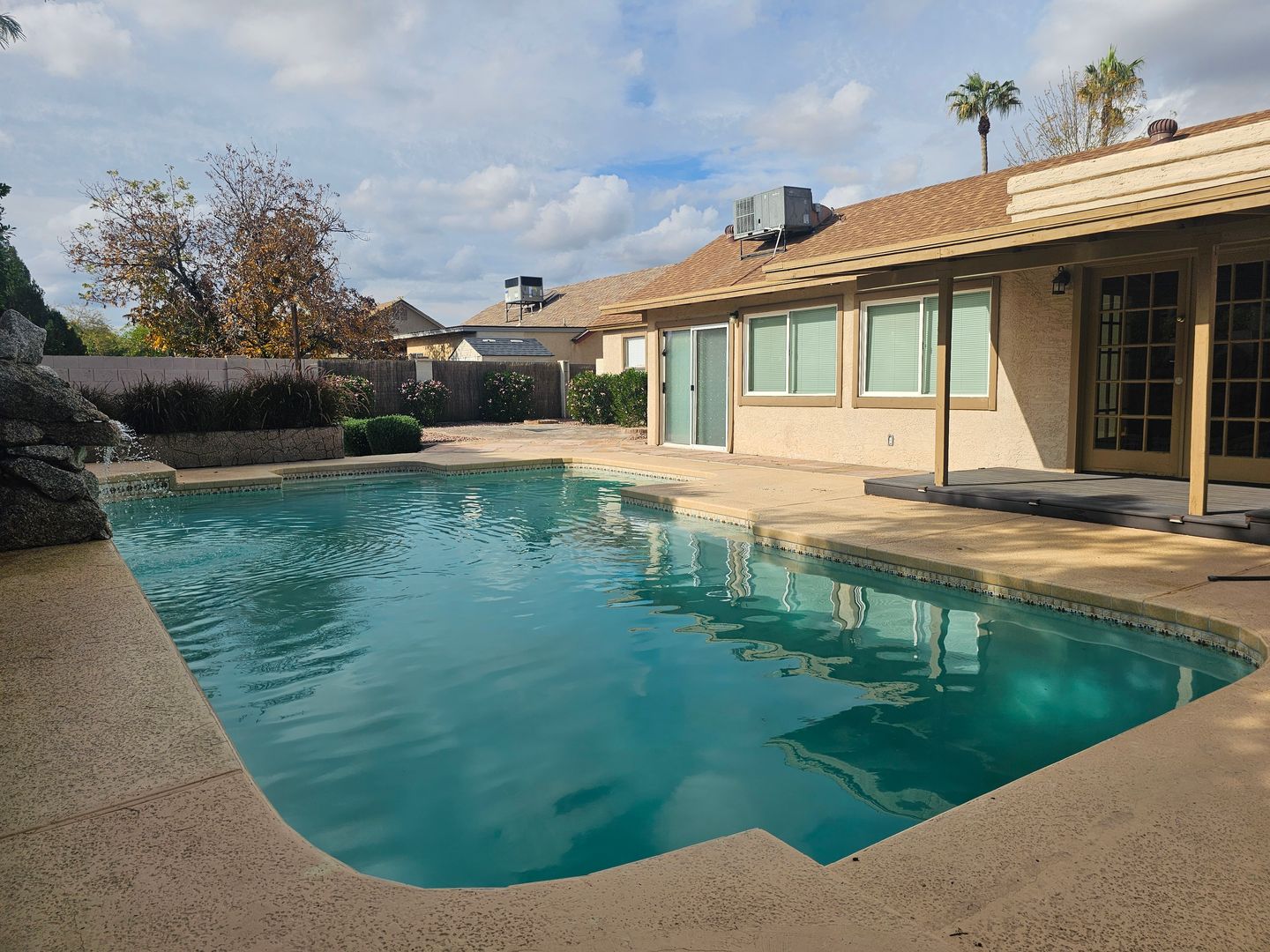 Glendale House: 5523 W Yucca St