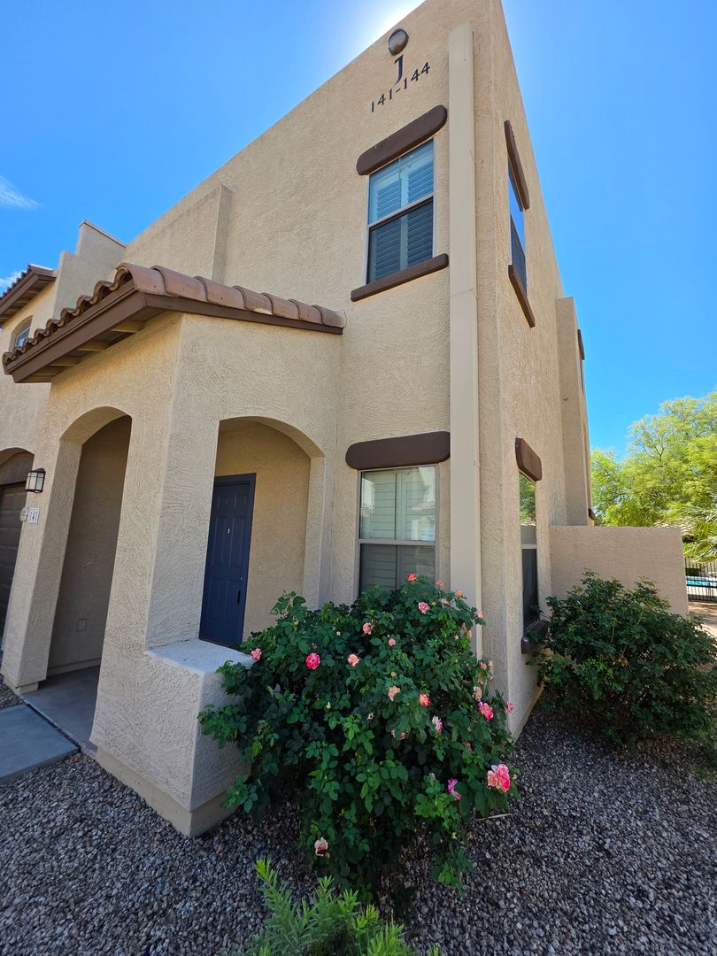 Tempe Condo: 1886 E Don Carlos Ave Unit # 141