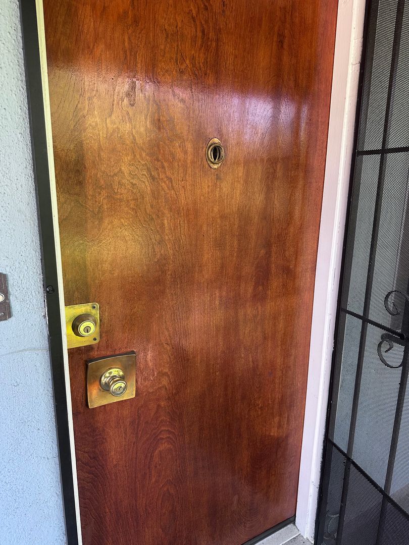 Long Beach House: 723 E 6th