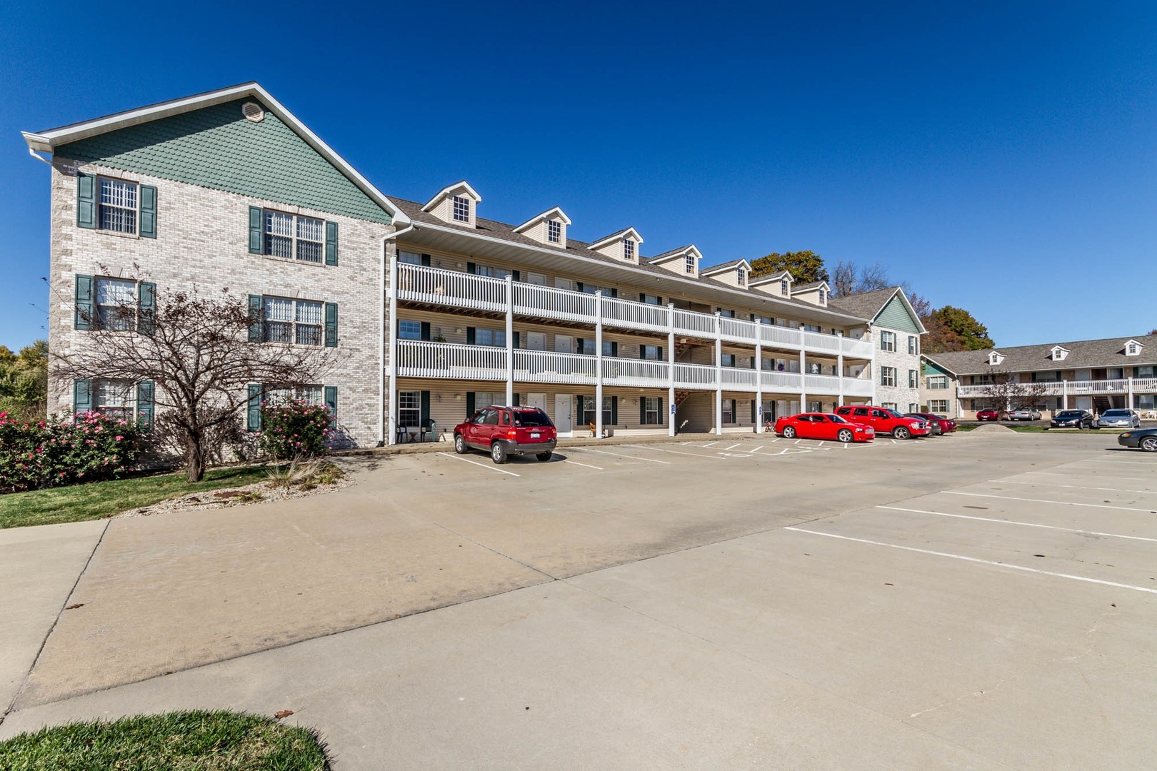 Belleville Apartment: 1671 Shadow Ridge Court