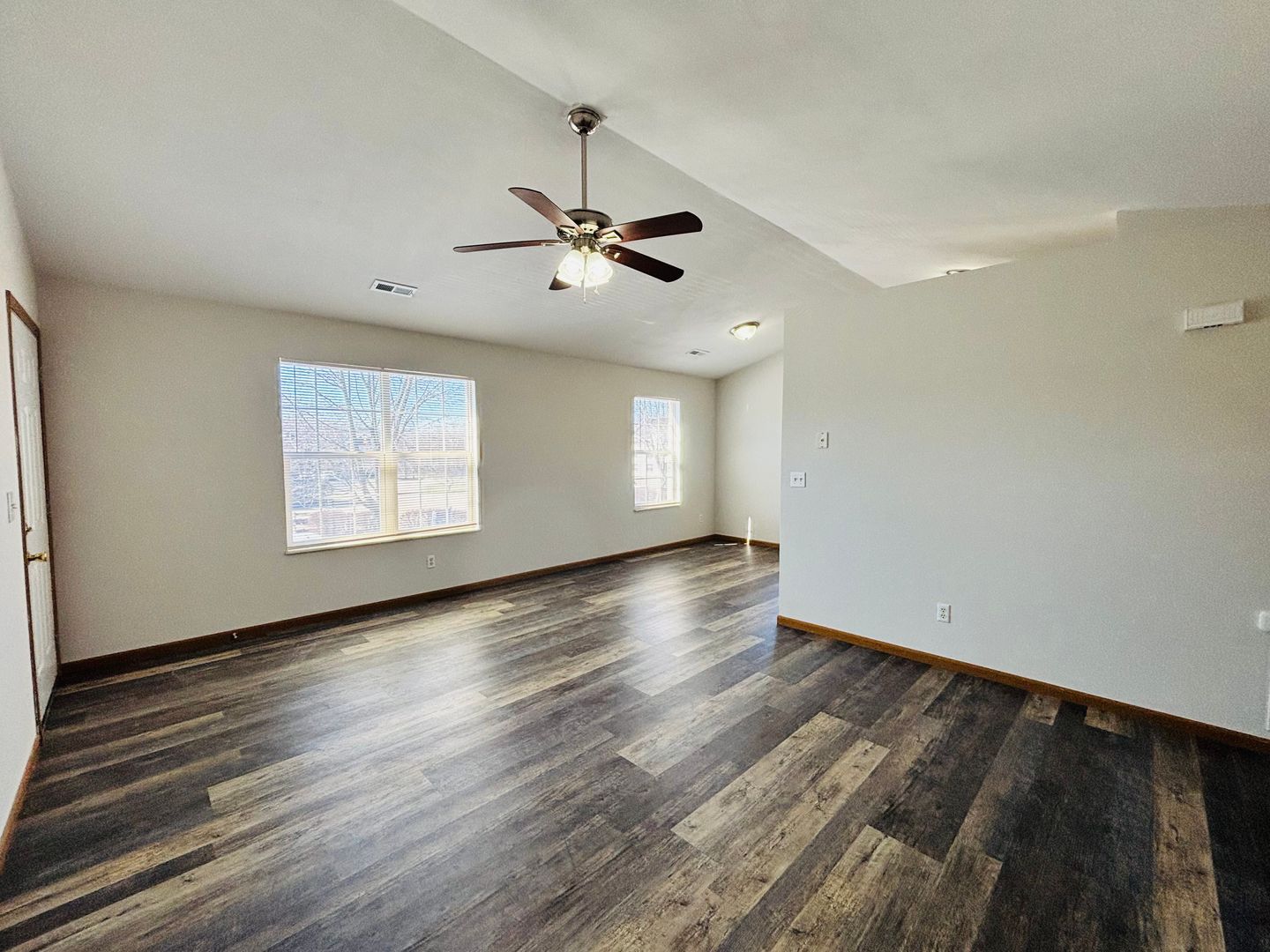 Belleville Apartment: 1671 Shadow Ridge Court